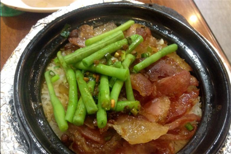 暖记腊味煲仔饭